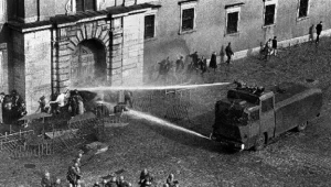 Stan wojenny, 3 maja 1982 r., Plac Zamkowy w Warszawie, fot. Krzysztof Pawela