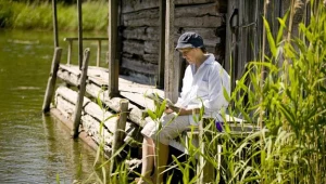 W Polsce najdłużej żyją mężatki po studiach mieszkające na wsi