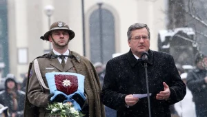 Bronisław Komorowski przemawia podczas pogrzebu Wisławy Szymborskiej / fot. R. Pietruszka