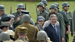 Prezydent Bronisław Komorowski (z prawej) w Tczewie, 1 września 2012