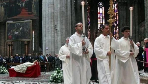 Włochy oddały hołd zmarłemu w wieku 85 lat kardynałowi Carlo Marii Martiniemu