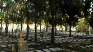 Teheran - mogiły Polaków, którzy przybyli tu w 1942 z ZSRR, fot. L. Kasprzak