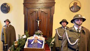 Trumna z ciałem abp. Tokarczuka