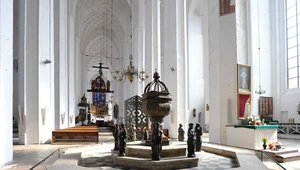 Chrzcielnica w bazylice Wniebowzięcia NMP w Gdańsku , fot. Wojciech Stróżyk