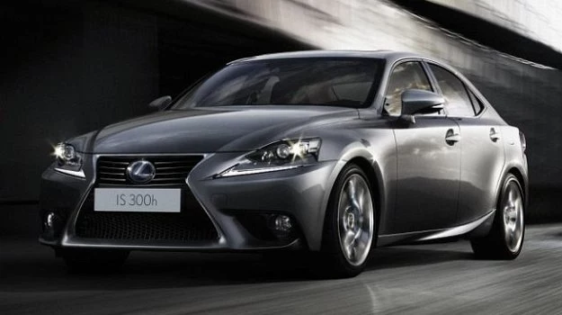 Lexus IS 300h (2013)