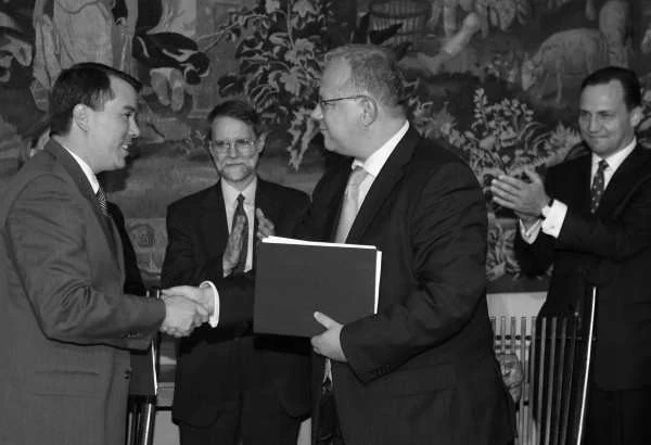 Andrzej Kremer (trzeci od lewej), podsekretarz stanu w resorcie spraw zagranicznych