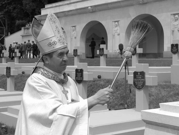 Ks. bp, gen. dywizji Tadeusz Płoski - ordynariusz polowy WP, fot. A. Chełstowski