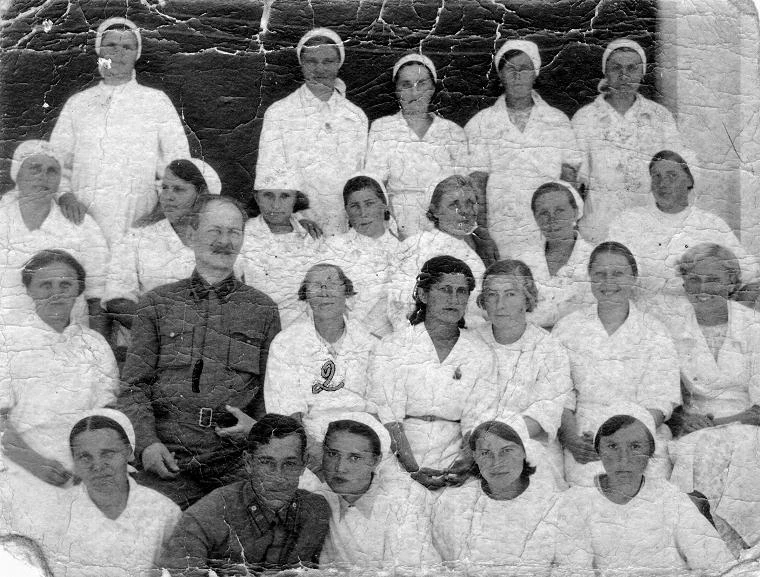 1942-43, Dżalabad, personel polskiego szpitala, fot. KARTA 1942-43, Dżalabad, personel polskiego szpitala, fot. KARTA