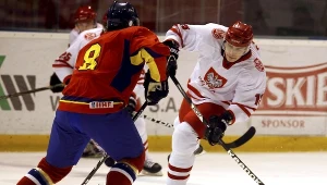 Rumun Istvan Nagy blokuje strzelającego Grzegorza Pasiuta