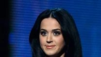 Podoba ci się Katy Perry w sukni pochodzącej z kolekcji domu mody Gucci?