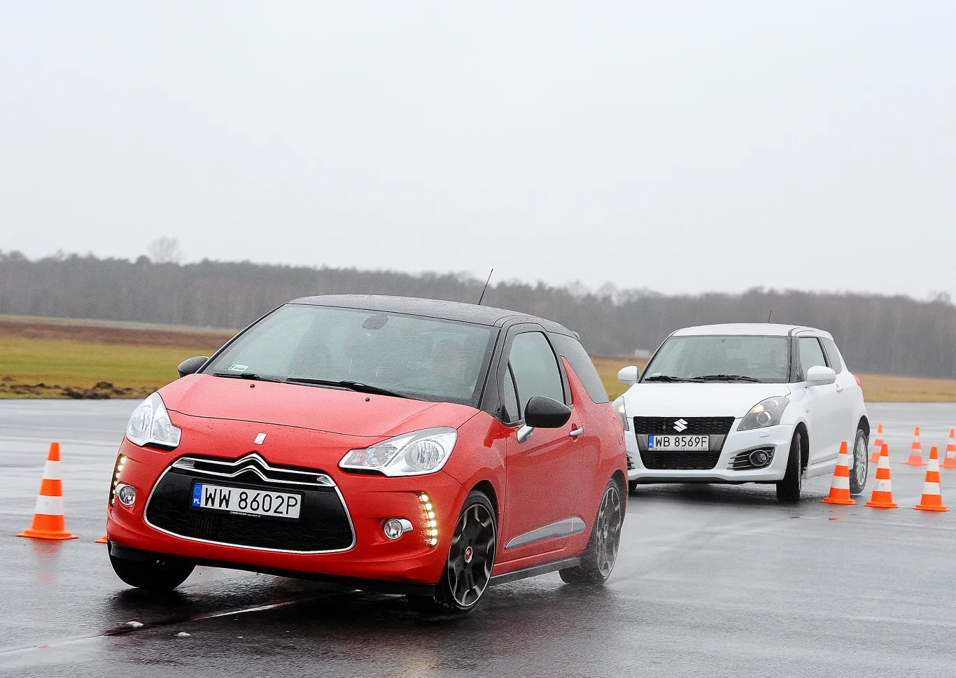 Suzuki Swift Sport zapewnia nieco większą frajdę na równej nawierzchni, ale na co dzień lepiej spisuje się Citroën DS3.