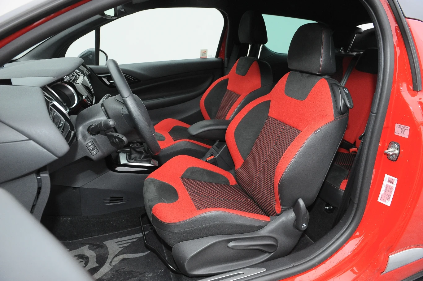 Na zdjęciu opcjonalne siedzenia, ale w wersji So Chic seryjnie montuje się podobne, równie dobre fotele.