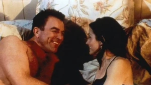 Przyjaciele - Sezon 1,  Odcinek 15: "The One with the Stoned Guy"