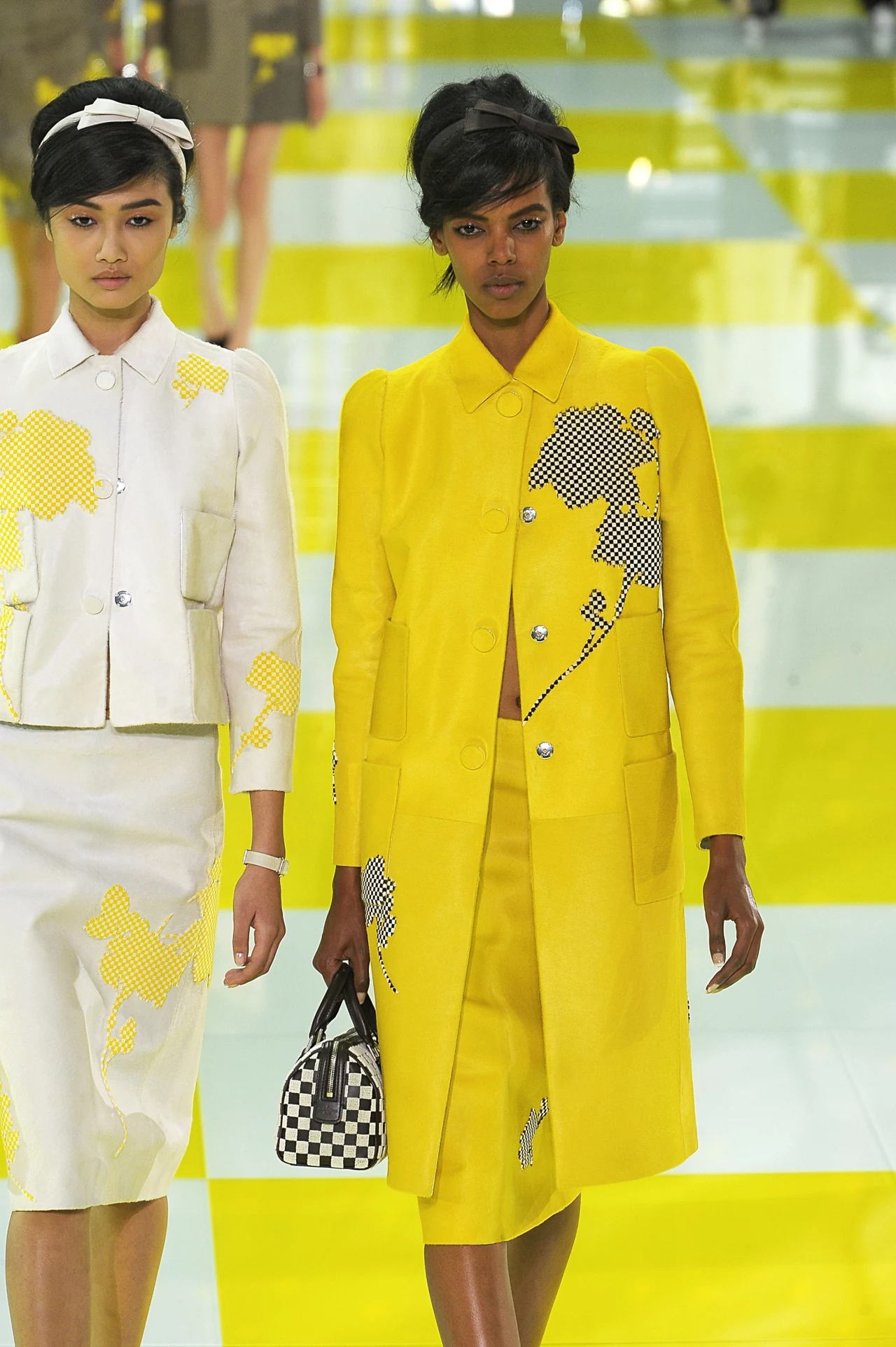 W żółtym kolorze - pokaz Louis Vuitton W żółtym kolorze - pokaz Louis Vuitton