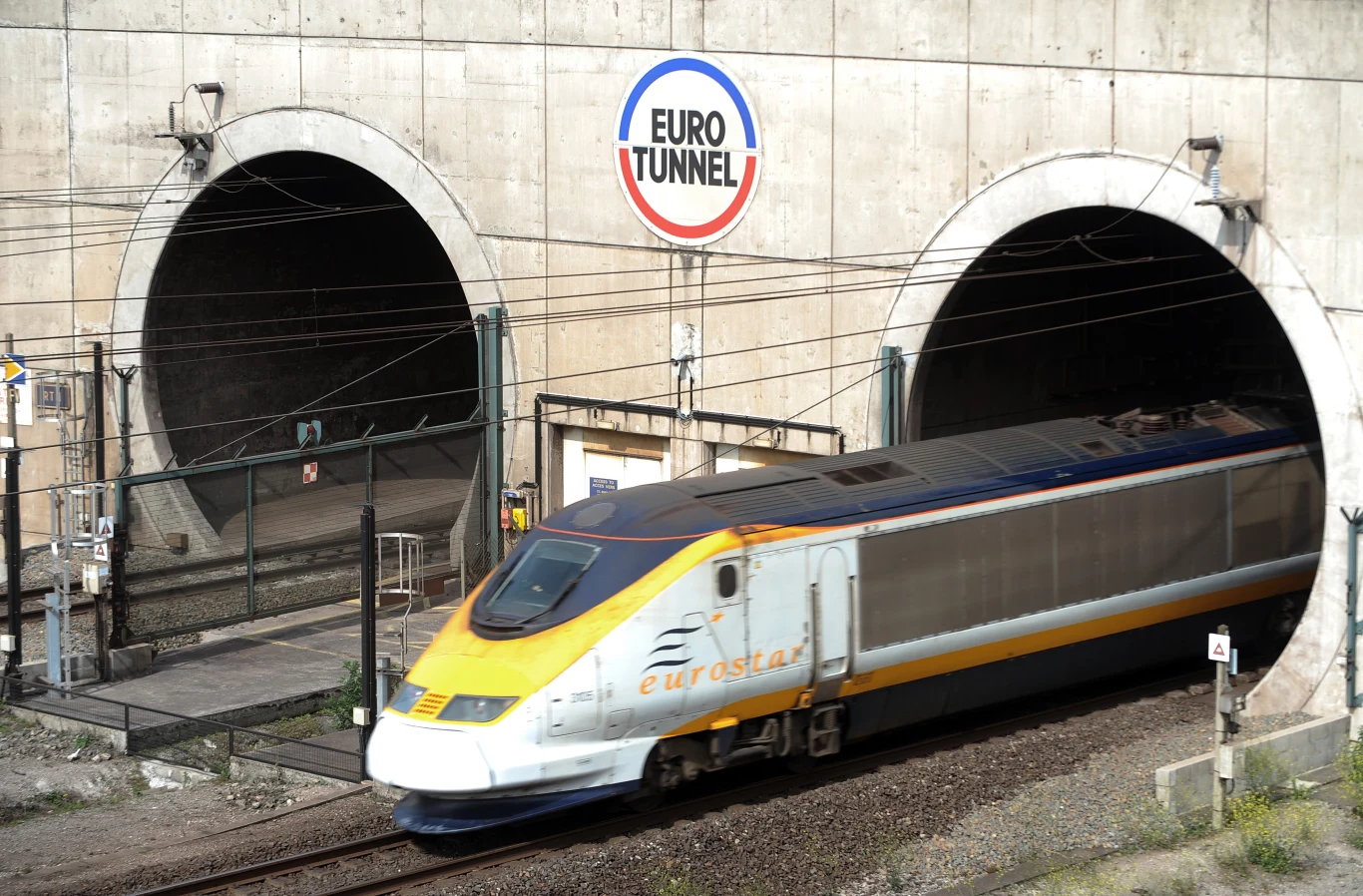 Pociąg przewoźnika Eurostar, który obsługuje połączenia na trasie pomiędzy Londynem, Paryżem i Brukselą. Na trasie osiąga prędkość około 300 km/h