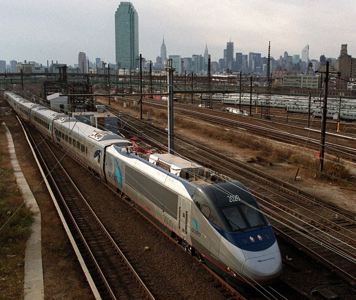 Amerykański Acela Express. Na trasie osiąga prędkość 240 km/h