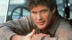 David Hasselhoff jako Michael Knight z serialu "Nieustraszony". 