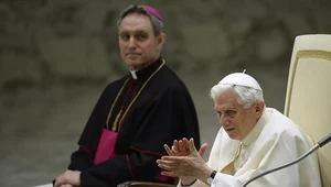 Benedykt XVI i Prefekt Domu Papieskiego abp Georg Gaenswein