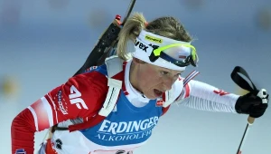 Polska biathlonistka Krystyna Pałka na pierwszej zmianie biegu sztafetowego kobiet 4x6 km podczas mistrzostw świata w Novym Mescie na Morawach