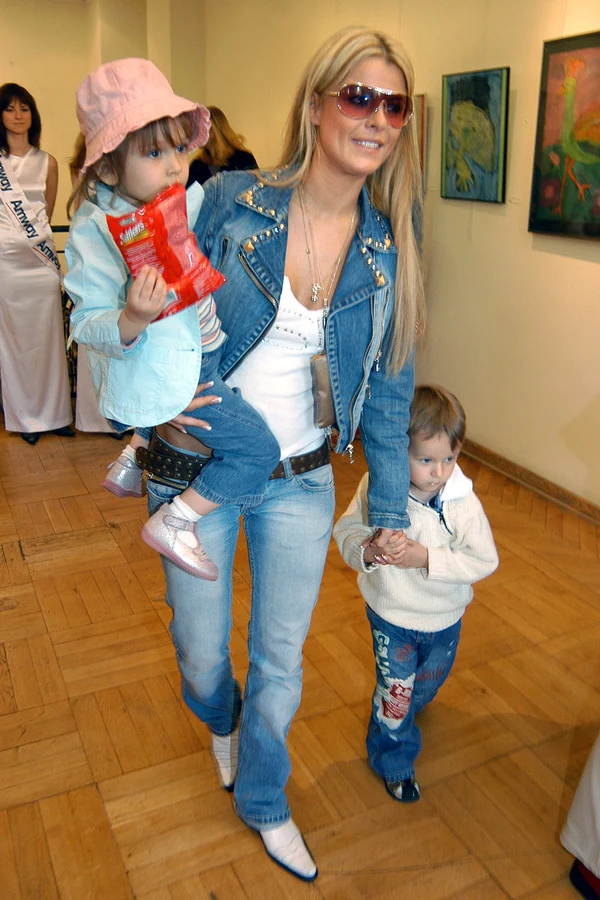 Mandaryna z dziećmi Mandaryna z dziećmi