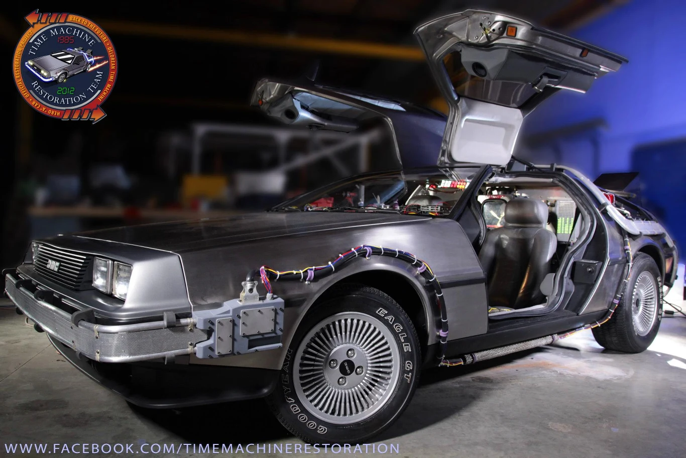 Ukończony i kompletny. DeLorean jak nowy!