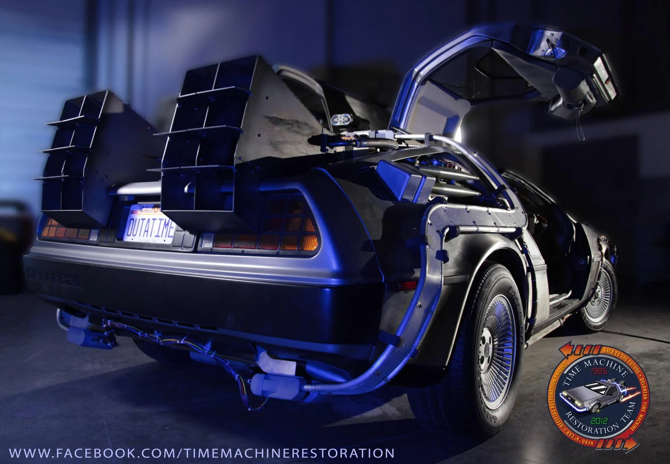 Ukończony i kompletny. DeLorean jak nowy!