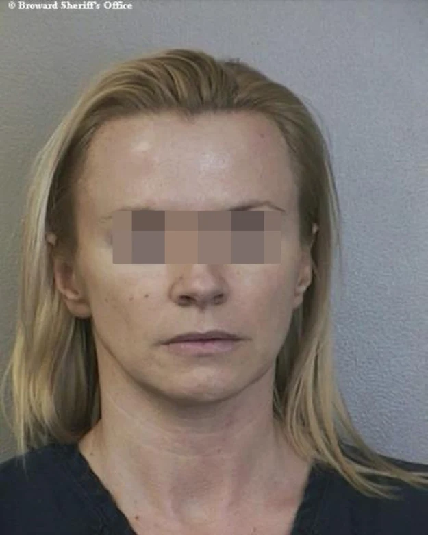 Monika G., partnerka Roberta Janowskiego, i Janina D., żona polityka, wyniosły z ekskluzywnego sklepu na Florydzie futra. 1 kwietnia czeka je proces. Grozi im grzywna 5 tys. dolarów i 5 lat więzienia.