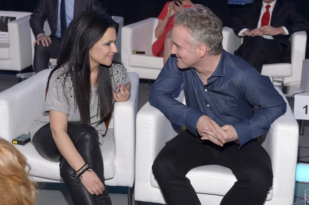 Plotki o tym, że Beata Tadla (37 l.) spotyka się z Jarosławem Kretem (49 l.), krążą od kilku tygodni. Wczoraj para rozwiała wszelkie wątpliwości i na Wielkim Teście Wiedzy Ekonomicznej pojawiła się razem - pierwszy raz oficjalnie. Pasują do siebie?