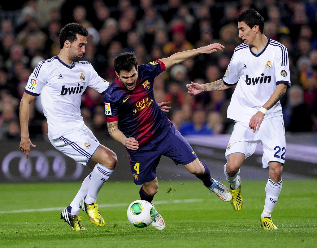 FC Barcelona przegrała 1-3 z Realem Madryt na Camp Nou. Gwiazdą spotkania był Cristiano Ronaldo. "Królewscy" awansowali do finału Pucharu Króla FC Barcelona przegrała 1-3 z Realem Madryt na Camp Nou. Gwiazdą spotkania był Cristiano Ronaldo. "Królewscy" awansowali do finału Pucharu Króla