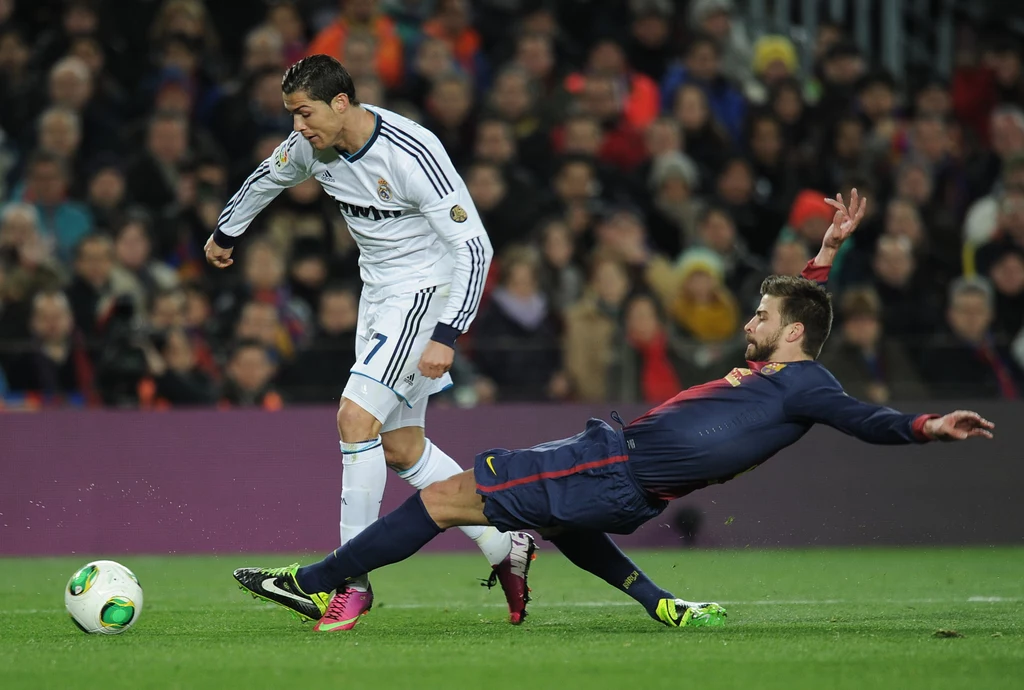 FC Barcelona przegrała 1-3 z Realem Madryt na Camp Nou. Gwiazdą spotkania był Cristiano Ronaldo. "Królewscy" awansowali do finału Pucharu Króla FC Barcelona przegrała 1-3 z Realem Madryt na Camp Nou. Gwiazdą spotkania był Cristiano Ronaldo. "Królewscy" awansowali do finału Pucharu Króla