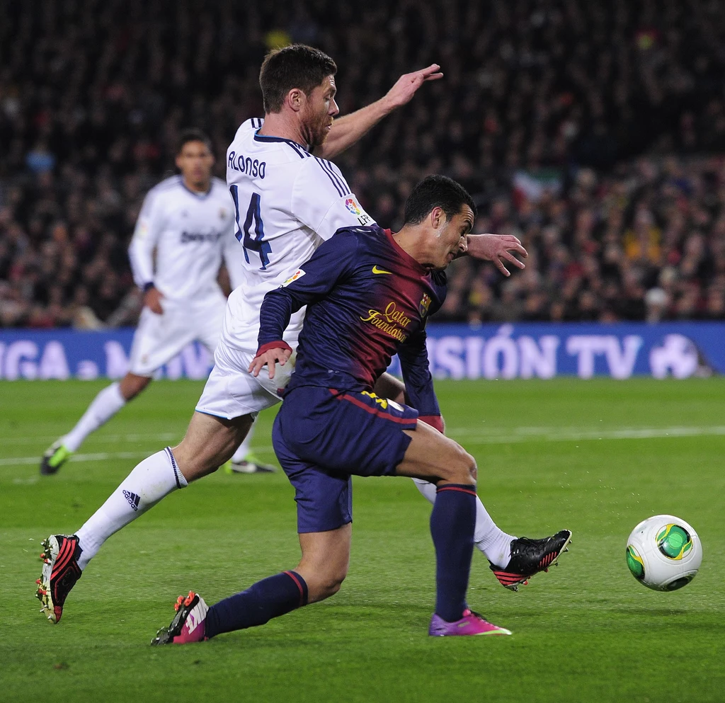 FC Barcelona przegrała 1-3 z Realem Madryt na Camp Nou. Gwiazdą spotkania był Cristiano Ronaldo. "Królewscy" awansowali do finału Pucharu Króla FC Barcelona przegrała 1-3 z Realem Madryt na Camp Nou. Gwiazdą spotkania był Cristiano Ronaldo. "Królewscy" awansowali do finału Pucharu Króla