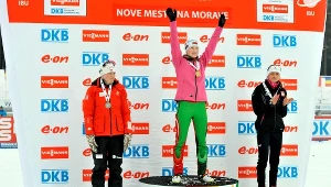 Monika Hojnisz (pierwsza z prawej) na podium mistrzostw świata
