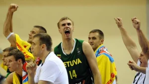 Martynas Andriuskevicius (w środku)