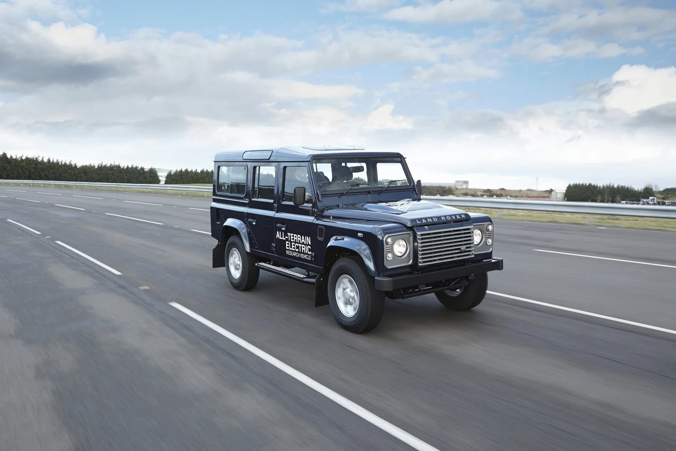 Land Rover Defender EV
