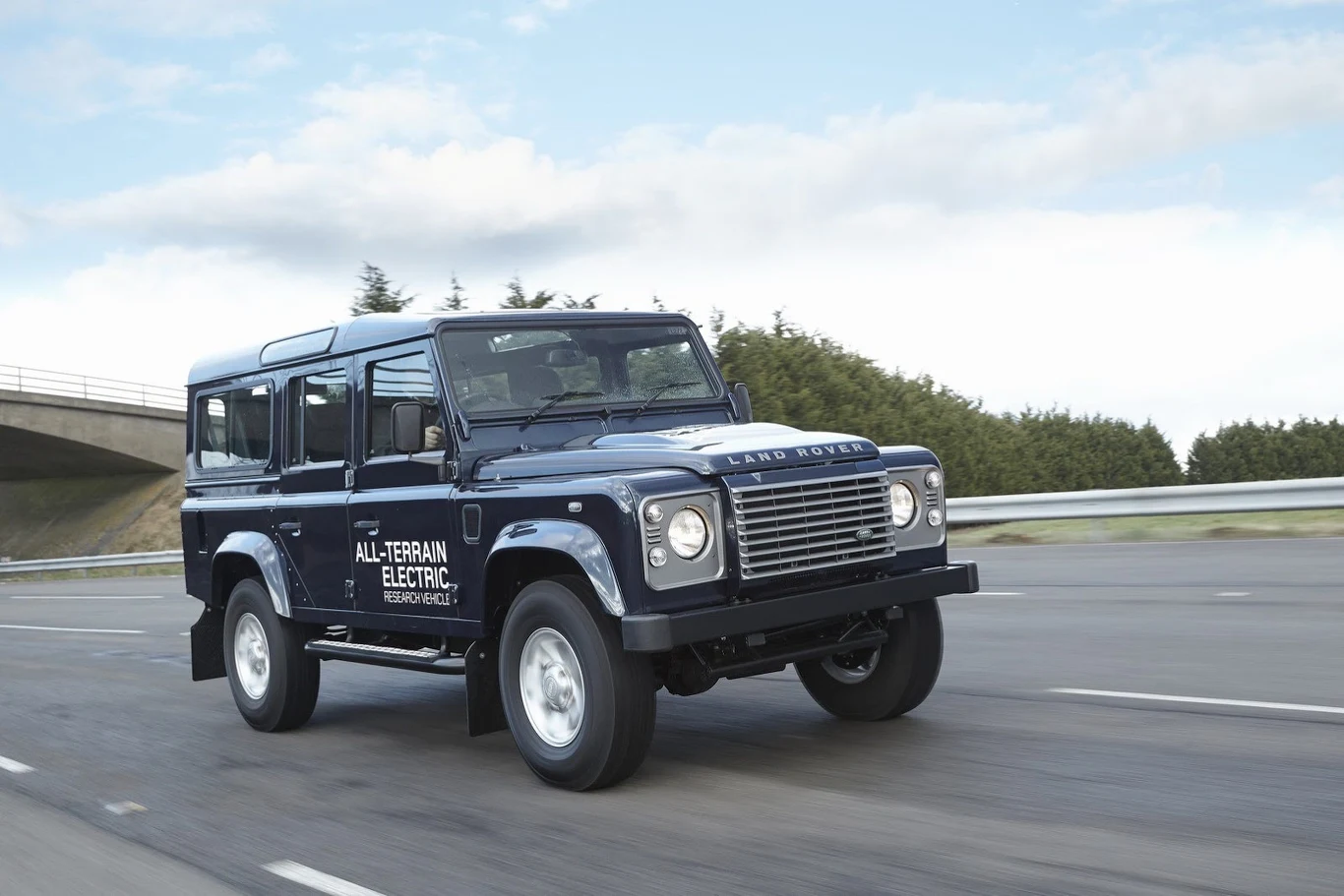 Land Rover Defender EV