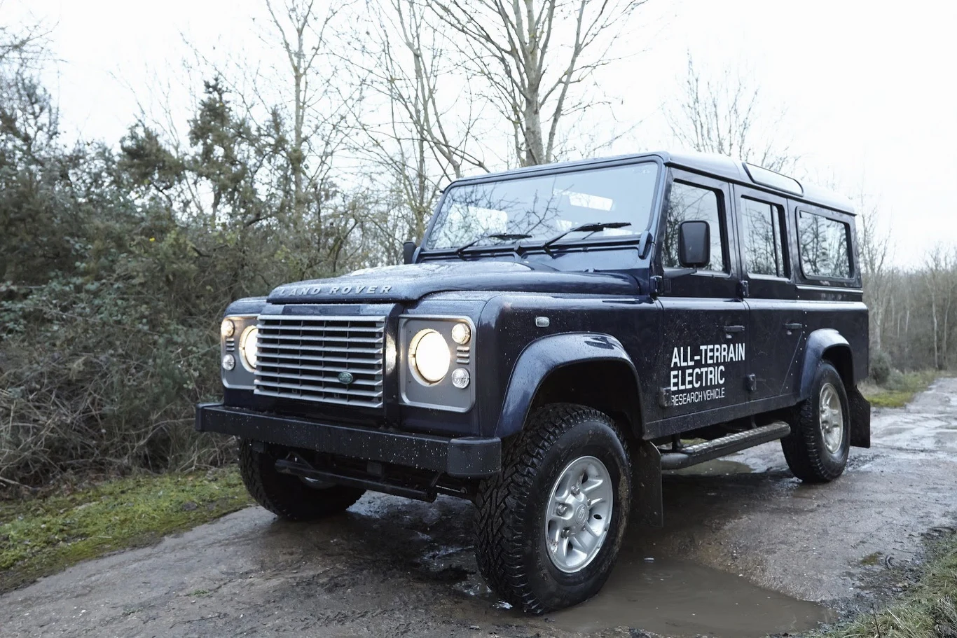 Land Rover Defender EV
