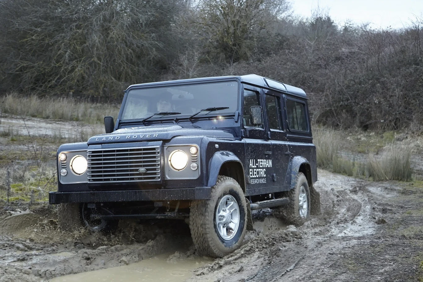 Land Rover Defender EV