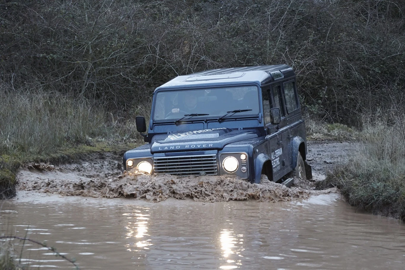 Land Rover Defender EV