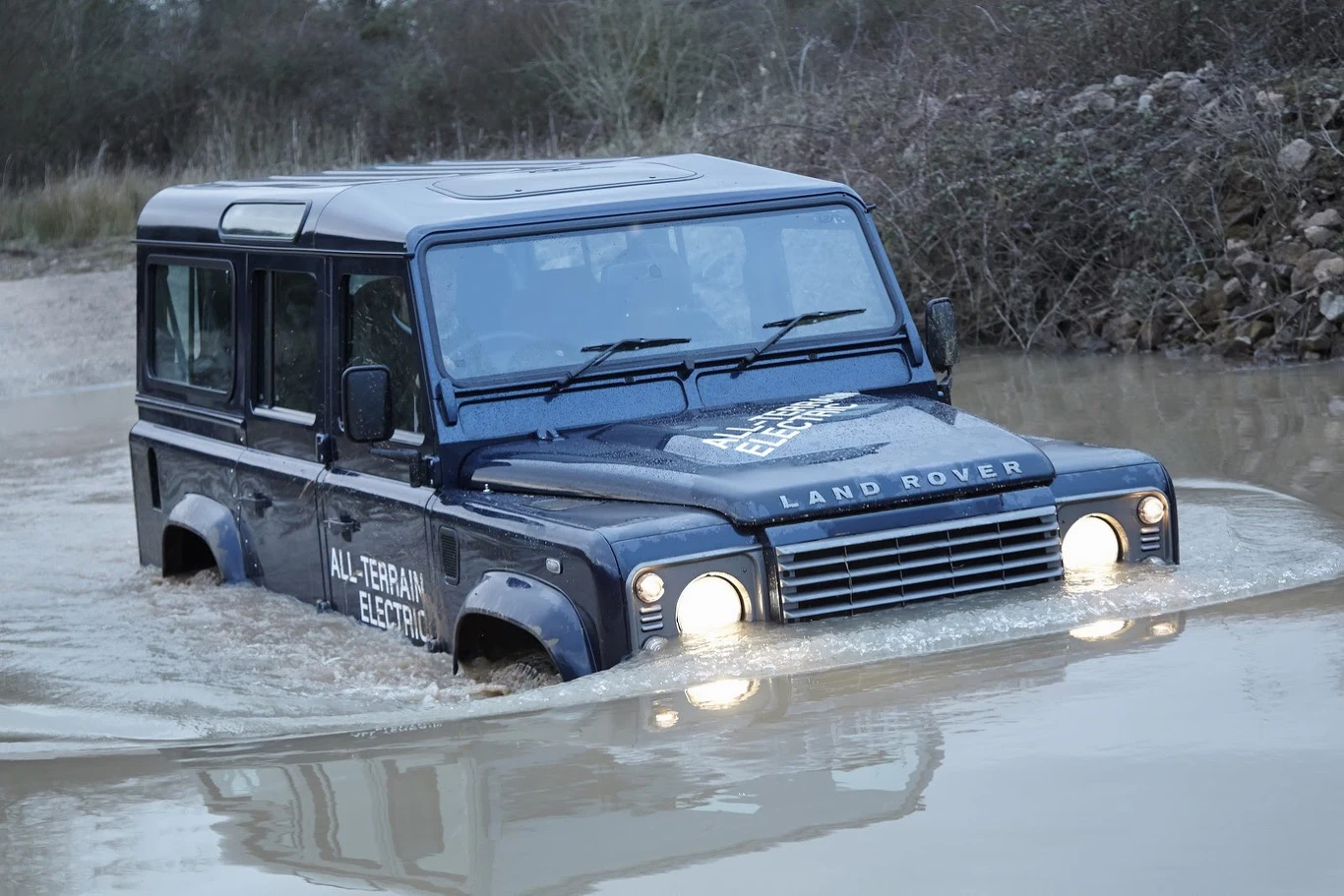 Land Rover Defender EV