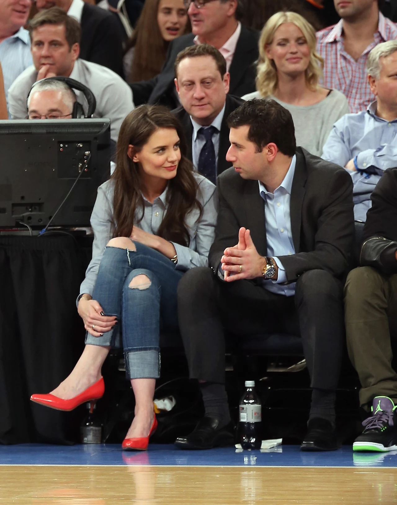 Katie Holmes wygląda kwitnąco Katie Holmes wygląda kwitnąco