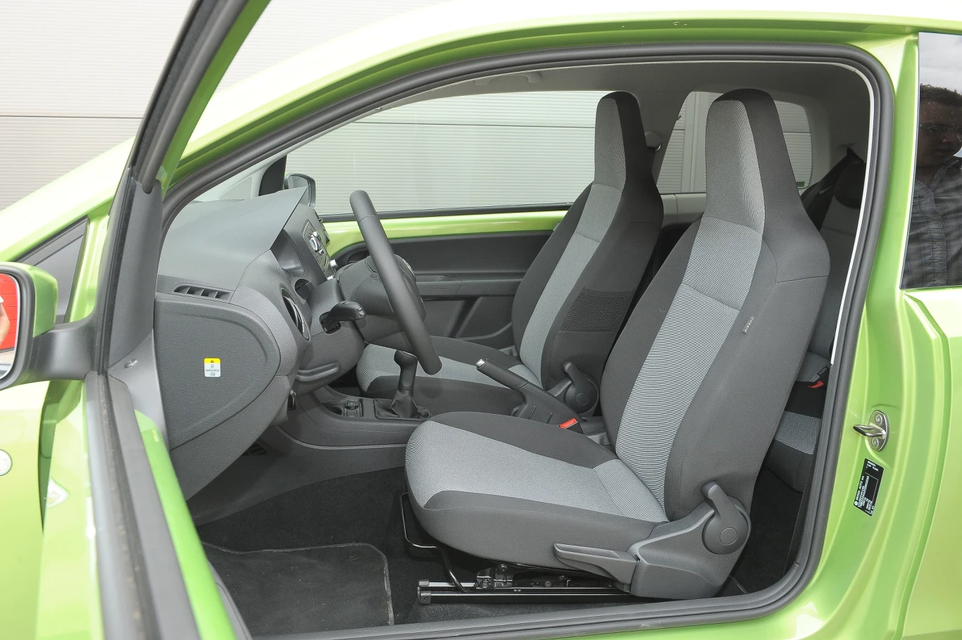 Żaden rywal nie oferuje tak dużo miejsca z przodu. Nawet większa Fabia nie jest równie przestronna.