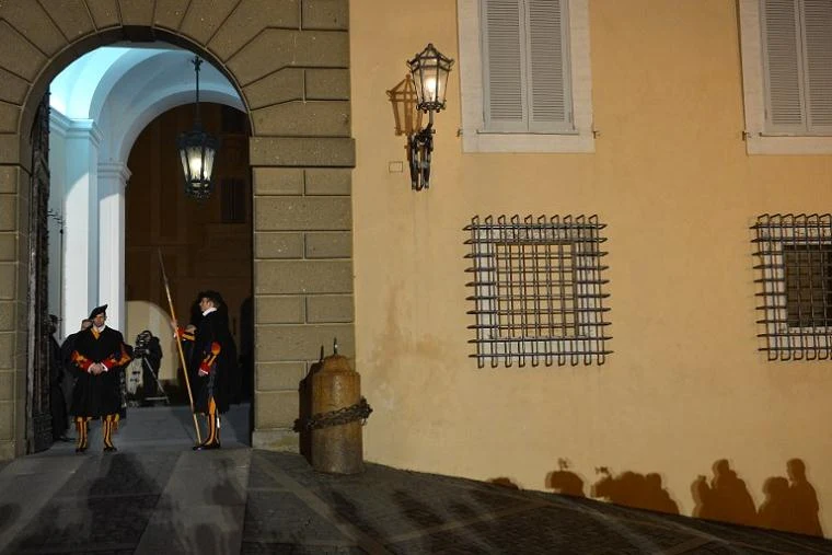 Zamknięcie bramy w Castel Gandolfo