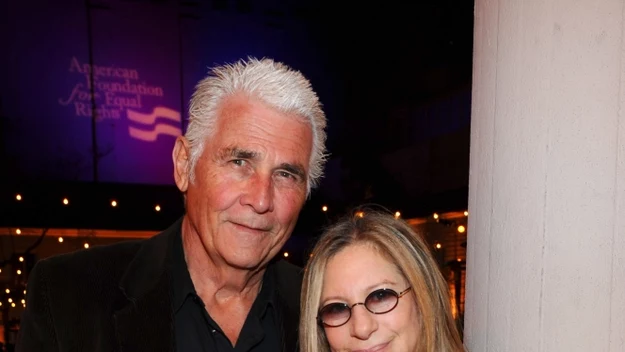 Barbra Streisand i James Brolin, z którym jest związana od roku 1997. W roku 1998 pobrali się, to drugi mąż artystki