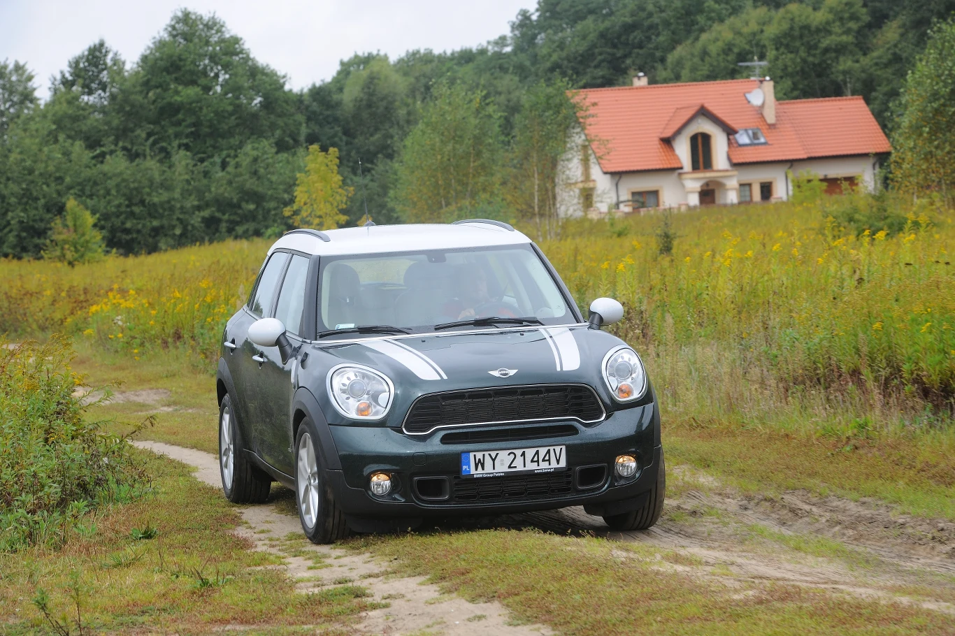 Uterenowione Mini z napędem 4x4? Chyba niewielu fanów marki sądziło, że dożyje czasów, w których taki model pojawi się w ofercie.