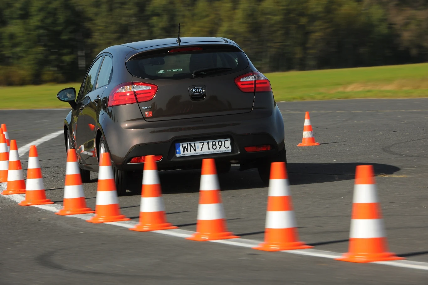 Nowe Rio nastawione jest bardziej na wygodę jazdy niż zapewnienie sportowych wrażeń. Zachowuje się jednak stabilnie.
