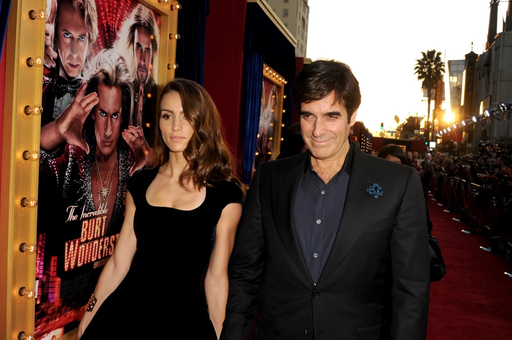 David Copperfield ze swoją dziewczyną Chloe Gosselin, która jest od niego młodsza o 28 lat David Copperfield ze swoją dziewczyną Chloe Gosselin, która jest od niego młodsza o 28 lat