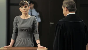 Agata zostaje oskarżona o zaniedbanie obowiązków i celowe przegranie sprawy Janusza G.