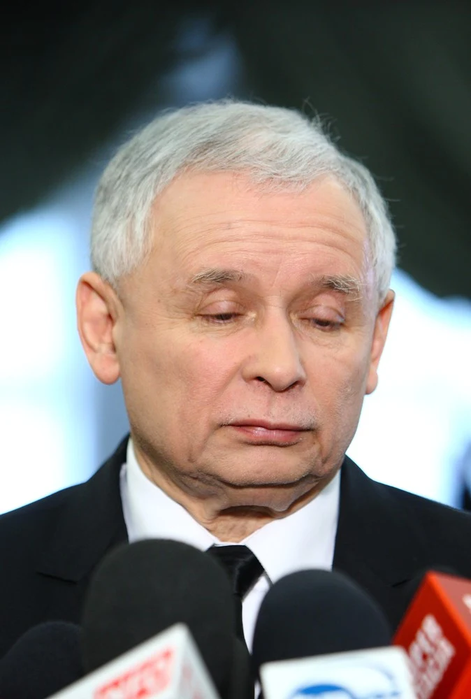 "Trzeba dążyć do tego, by posiadanie dzieci stało się pożądane i modne" - mówi Jarosław Kaczyński. Przyznacie, że brzmi to zabawnie w ustach bezdzietnego starego kawalera...