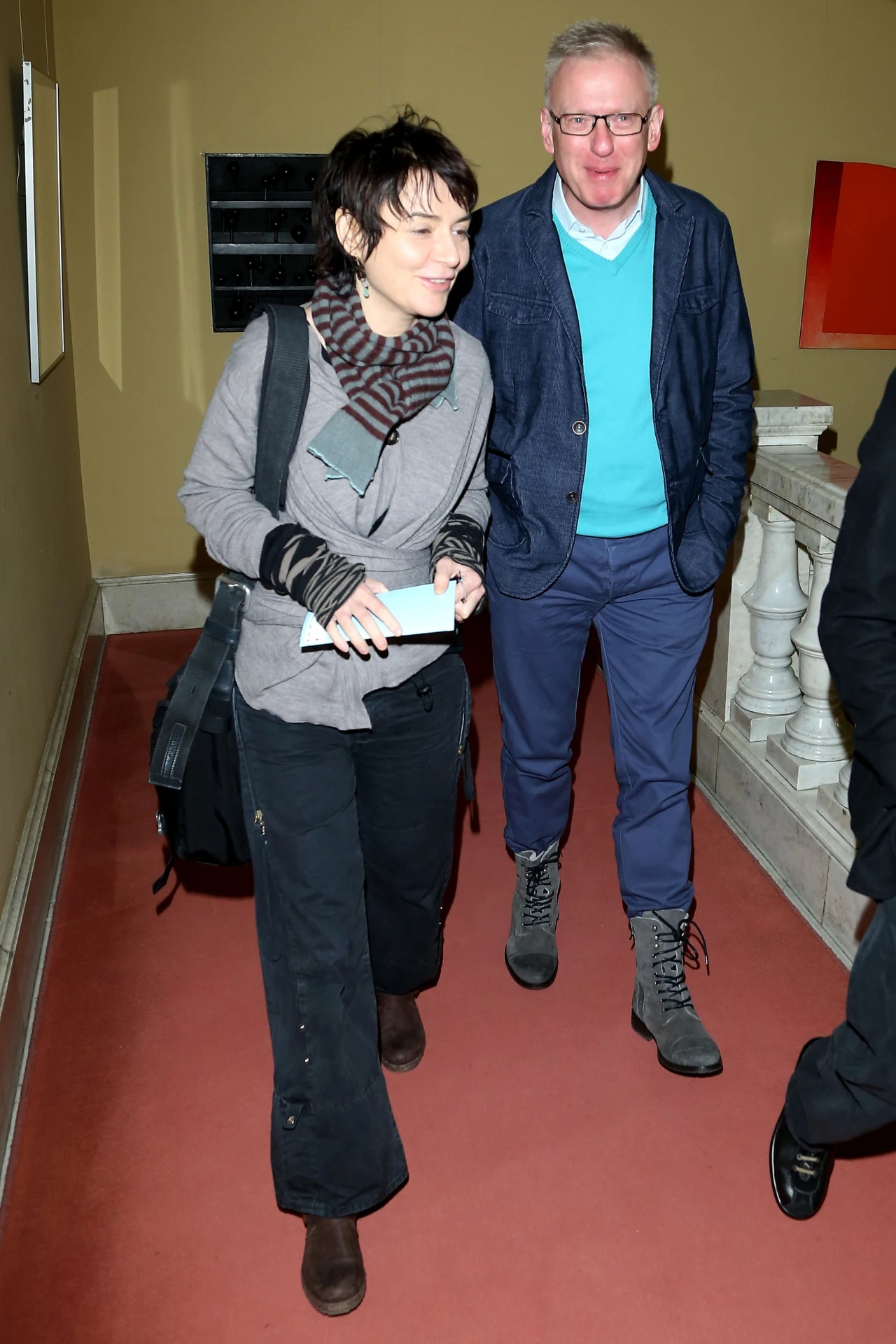 Mężczyzna, który odważy się związać z Kazimierą Szczuką, będzie musiał wykazać się nie lada odwagą. Kazia nie należy bowiem do łatwych kobiet i na kompromisy nie chodzi... 