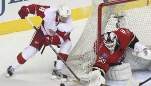 Miikka Kiprusoff świetnie bronił w meczu z Detroit Red Wings